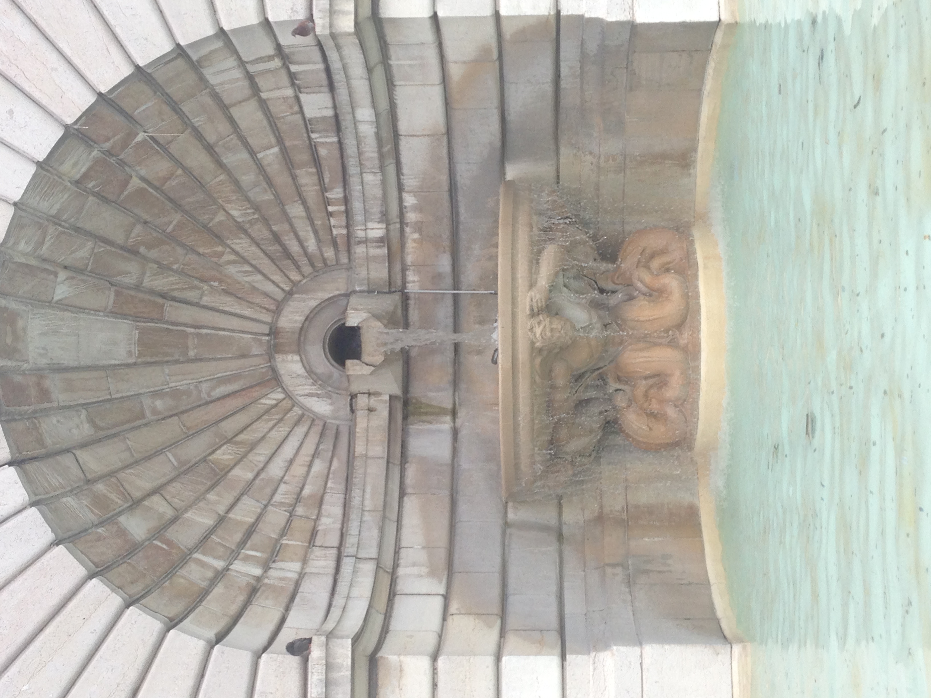 fountain niche during climb to the sacre coeur