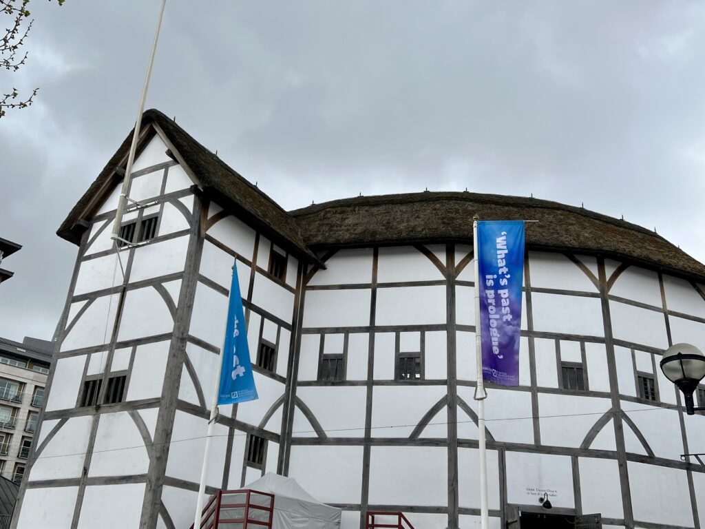shakespeare's globe exterior
