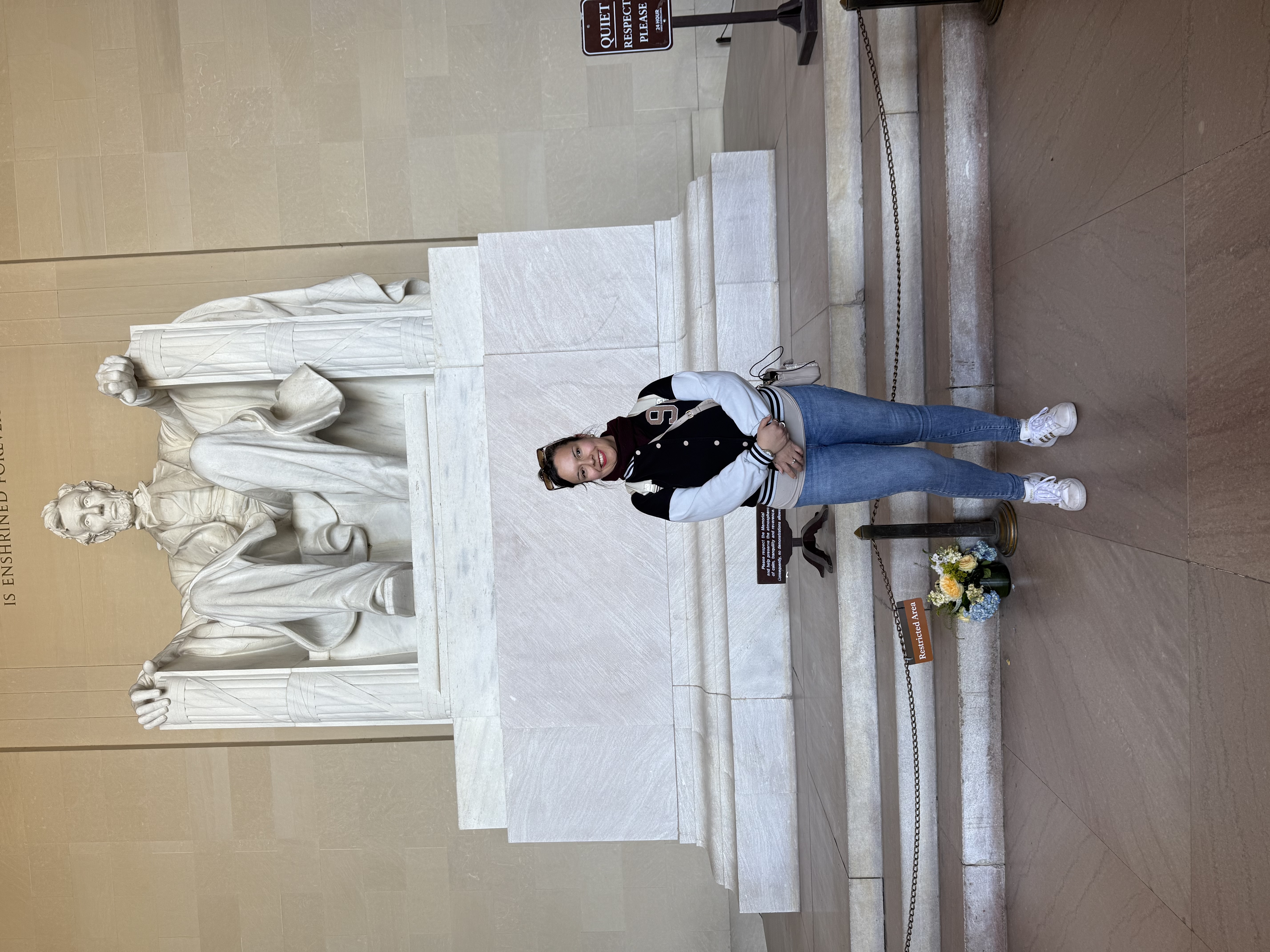 me underneath the president lincoln statue