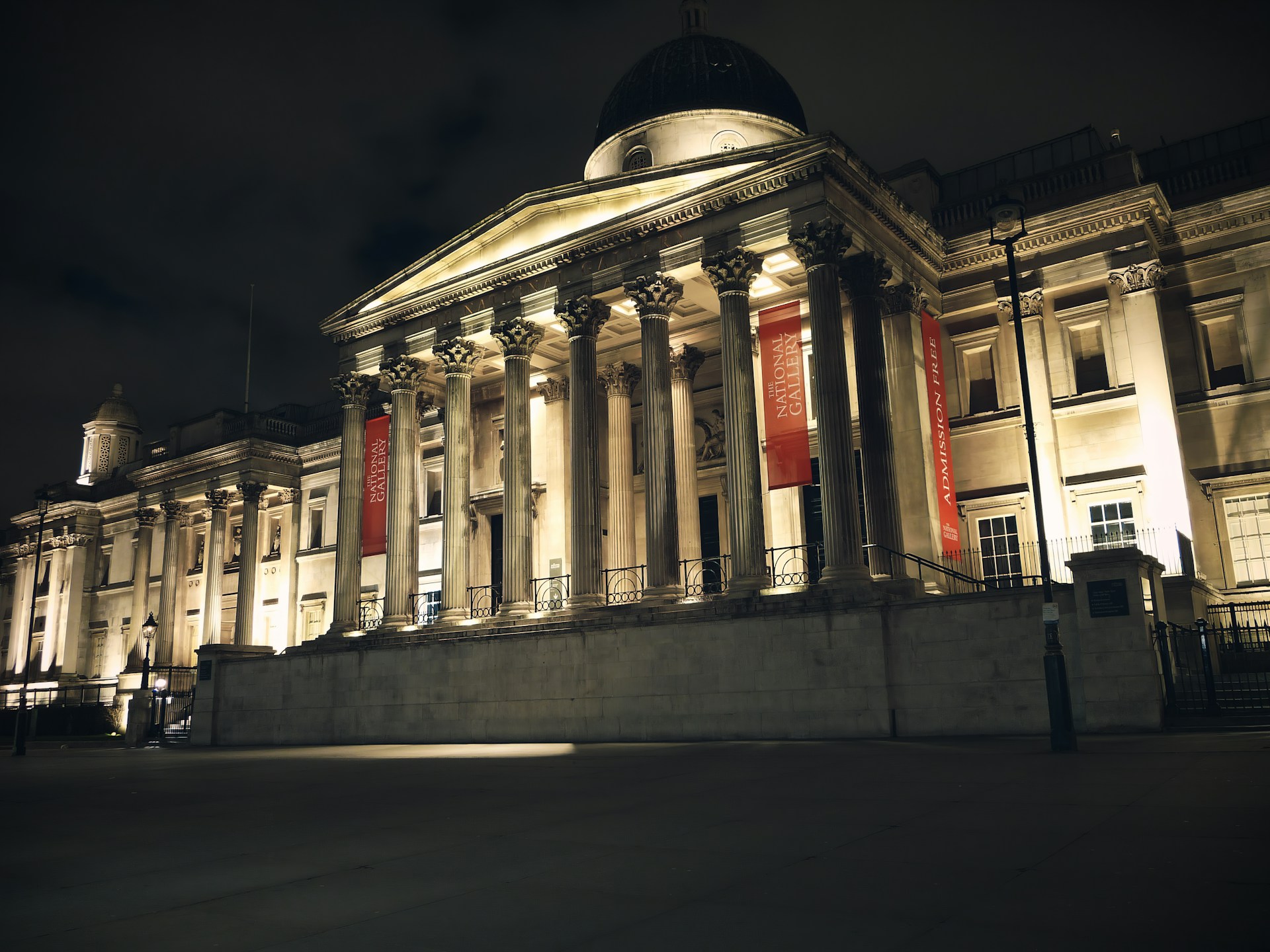 national gallery london at night