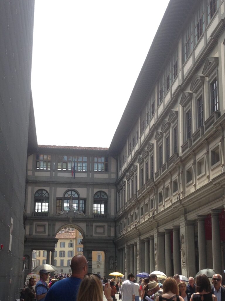 outside of galleria uffizi