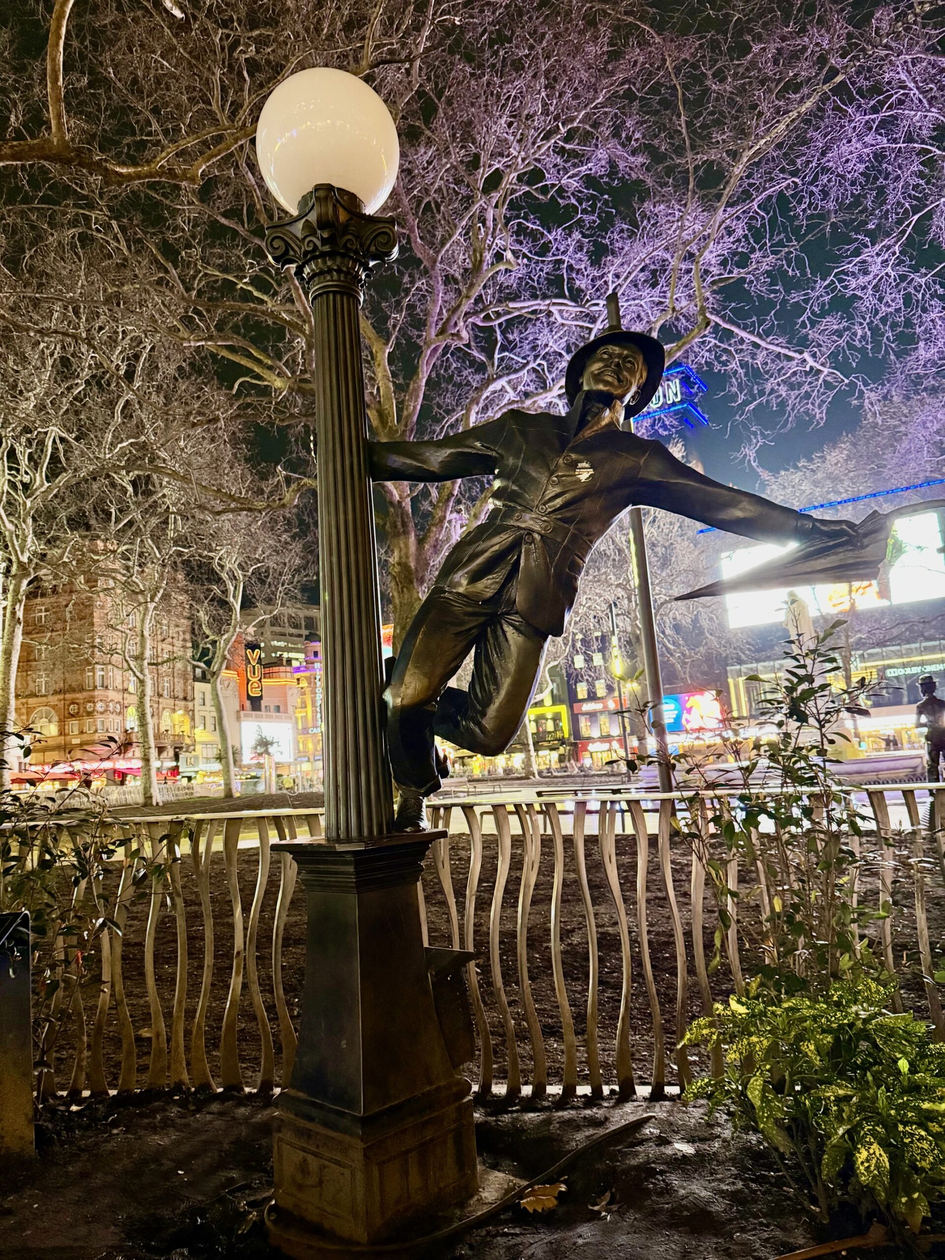 Singing in the rain statue