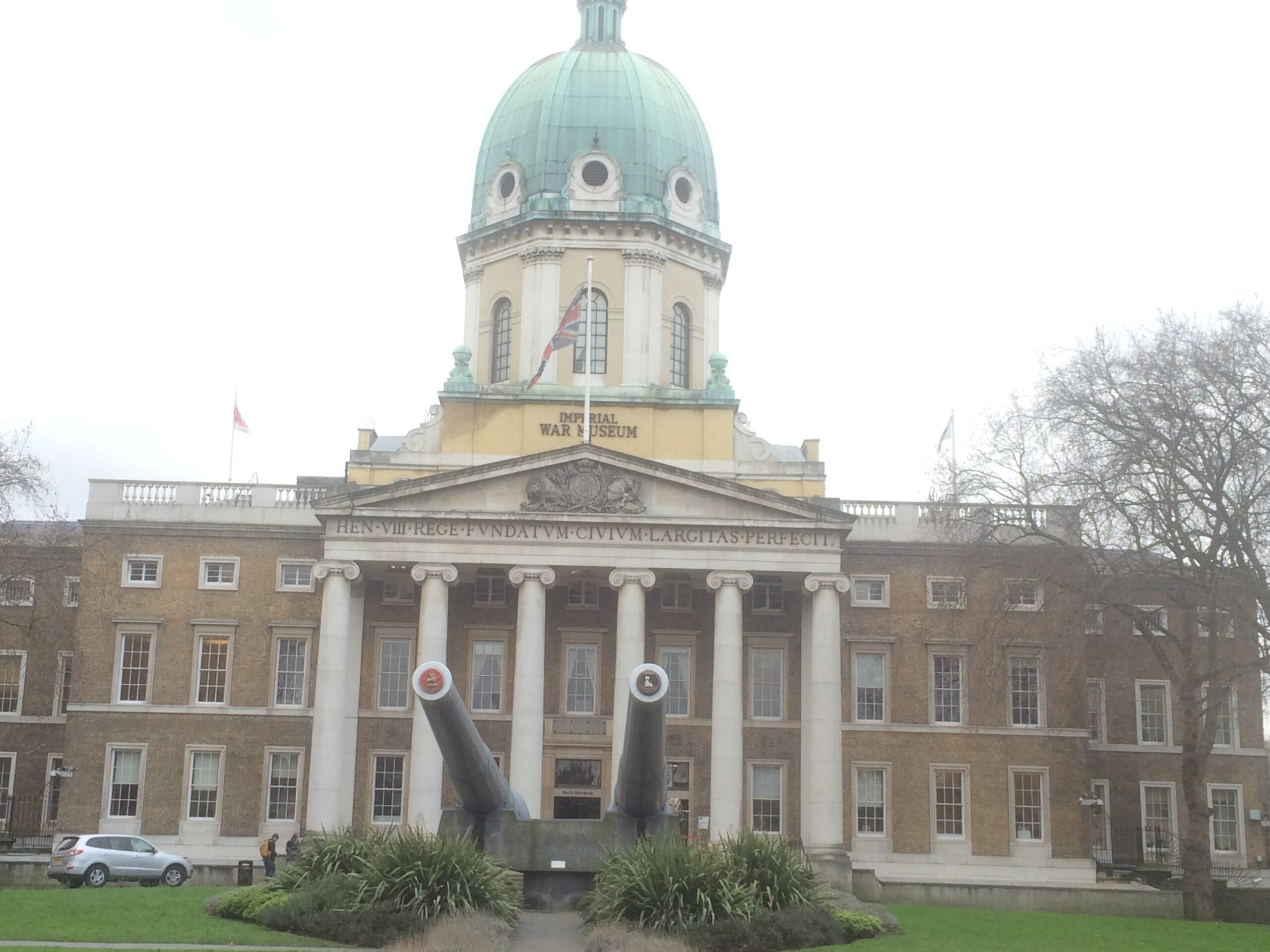 exterior imperial war museum in lambeth