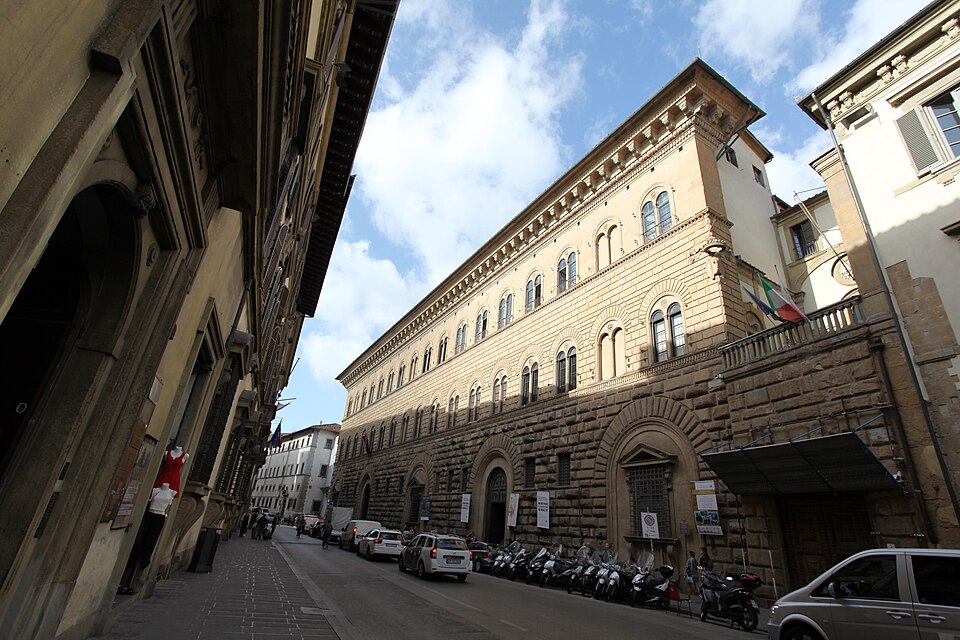 palazzo medici-riccardi exterior