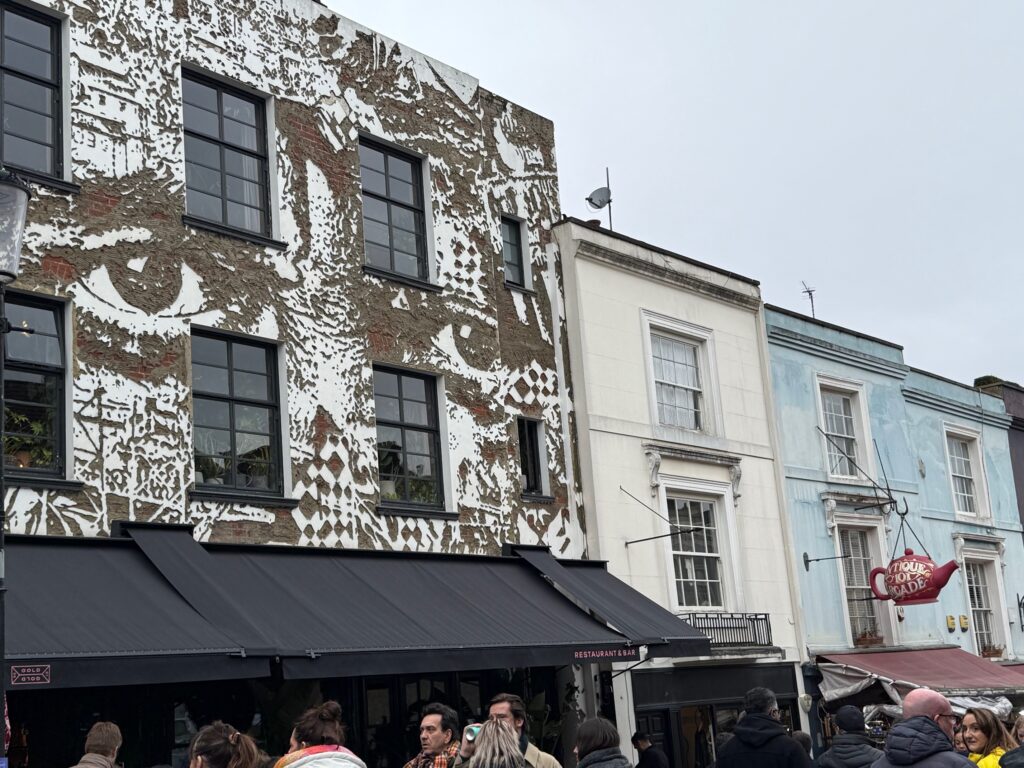 Notting Hill colourful house and shops