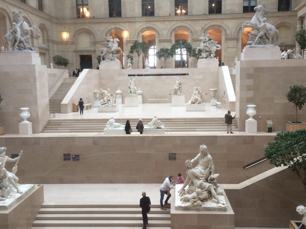 welcome hall louvre