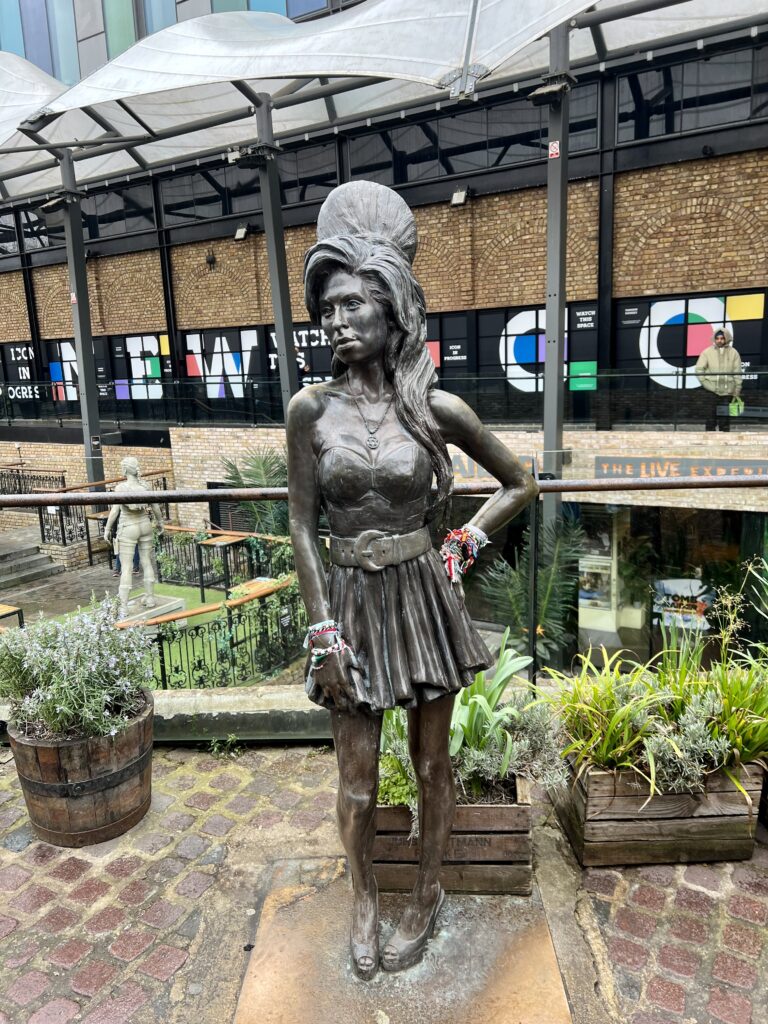 amy winehouse at camden market