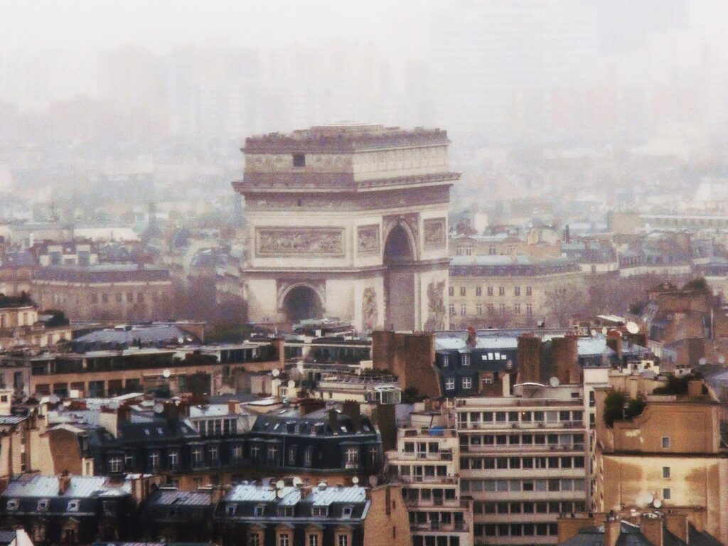view on the arc de triomphe